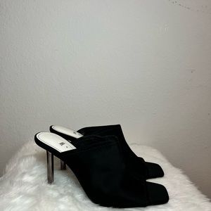 *Never Worn* Zara black mules with a metallic heel